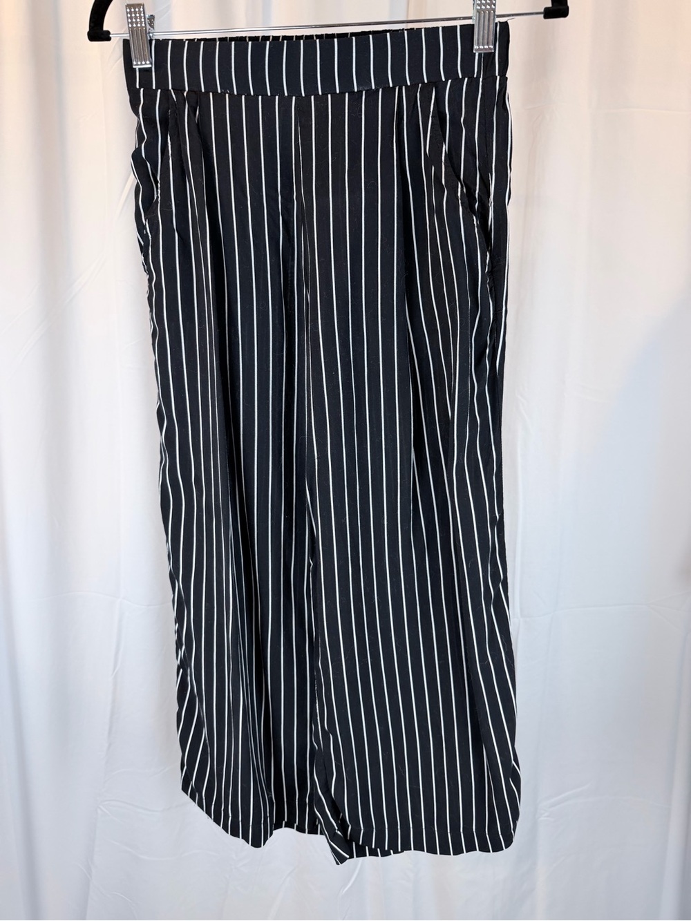 Forever 21 Black Wide‑Leg Pants with White Pinstripes